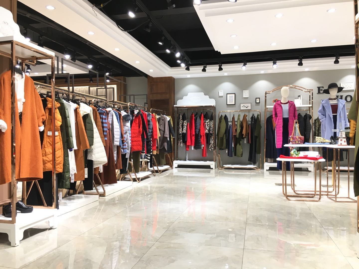 品牌折扣女裝擴張陷阱 為何多開一家店，業績反降？